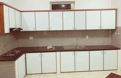 Tủ chén nhôm kính treo tường