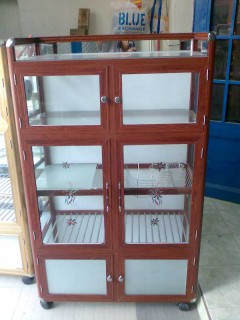 tu-nhom-kinh-dung-bat-dia-coc-chen