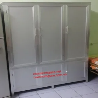 tu-nhom-kinh-dung-quan-ao-gia-re-giup-tiet-kiem-chi-phi.jpg