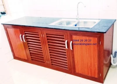 tu-bep-nhom-kinh-van-go.jpg