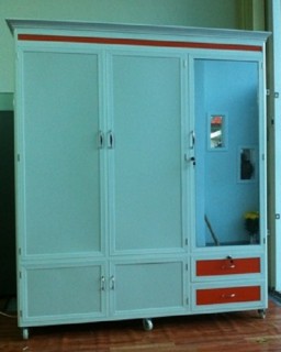 tu-quan-ao-nhom-kinh-gia-re-tien-cuong