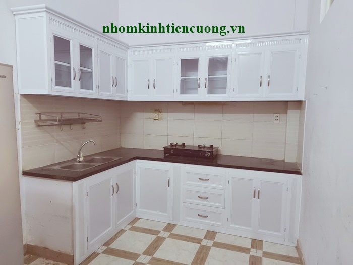 Tủ kệ bếp nhôm kính tiến cường 1