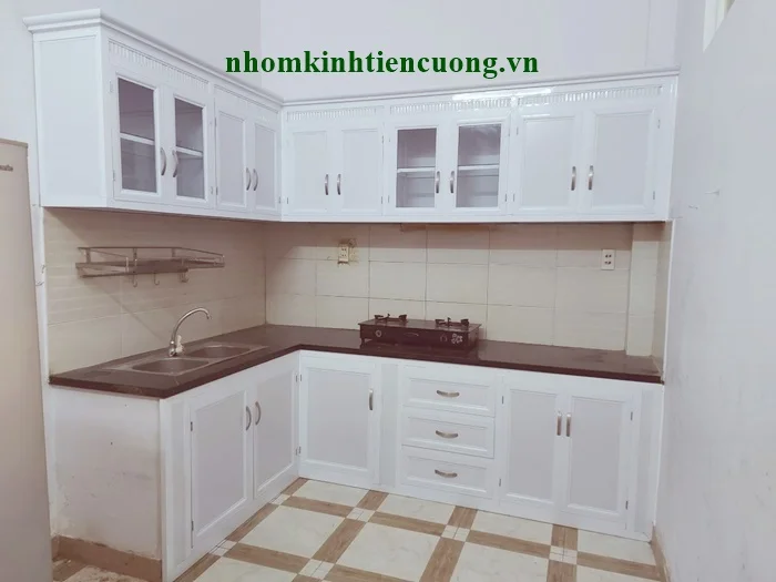 Tủ kệ bếp nhôm kính tiến cường 1