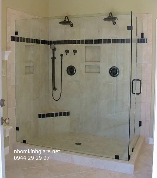 Vách ngăn phòng tắm kính cường lực 3
