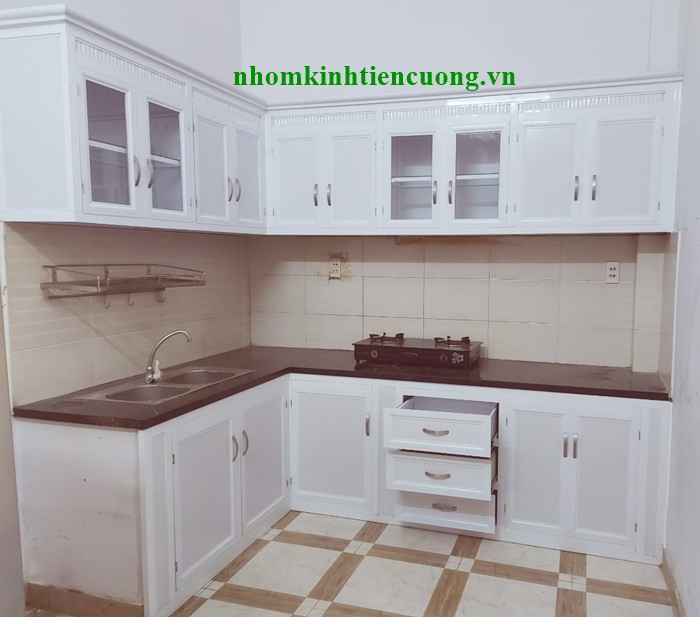Lắp đặt tủ bếp nhôm kính