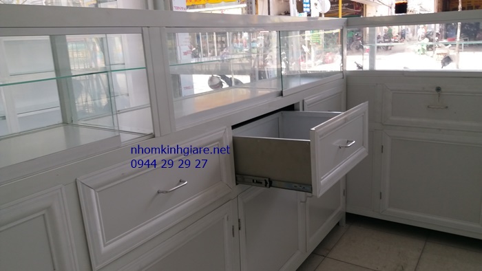 Đóng tủ thuốc tây đẹp 1