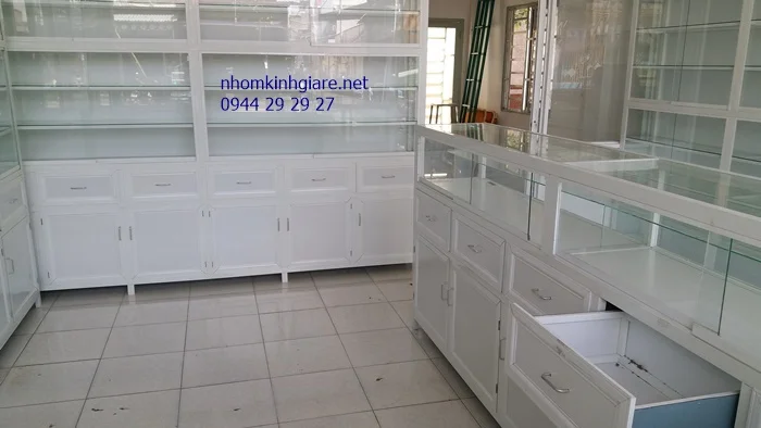 Đóng tủ thuốc tây đẹp 3