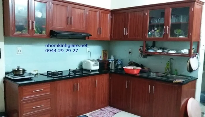 tu-bep-nhom-kinh-dep-2.jpg