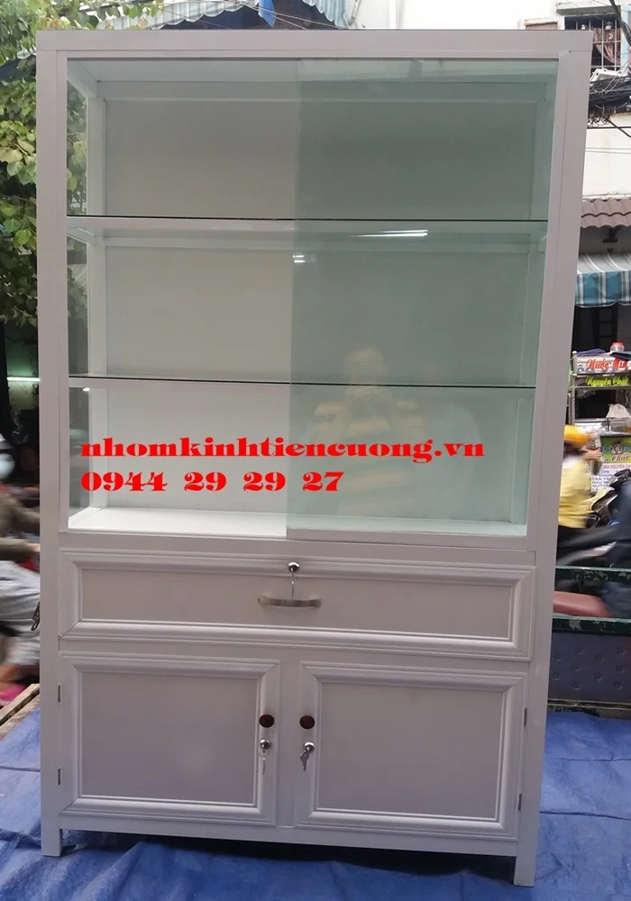 Tủ kính bán hàng 2
