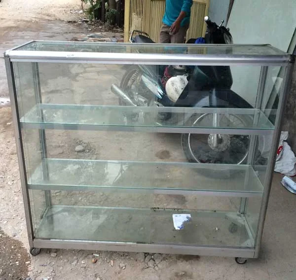  Mua tủ kính bán hàng cũ 2