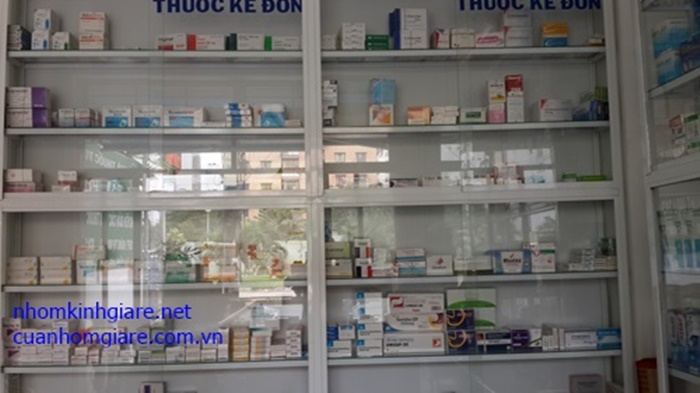 Tủ nhôm kính quầy thuốc tây 2