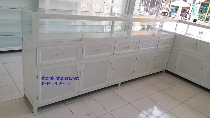 Mua tủ thuốc tây giá cả cạnh tranh 1