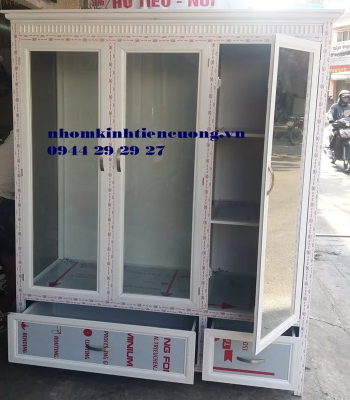 Mẫu tủ quần áo bằng nhôm kính đẹp 2