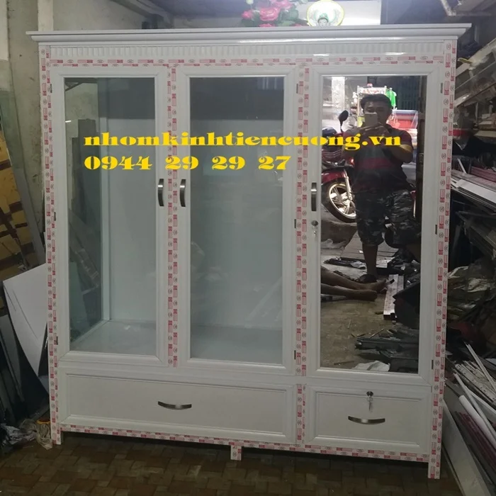 Tủ treo quần áo nhôm kính 1