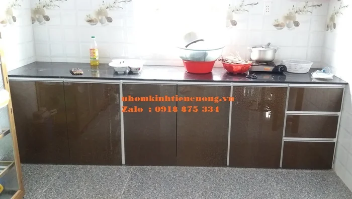 Có nên dùng tủ bếp nhôm kính hay không 1