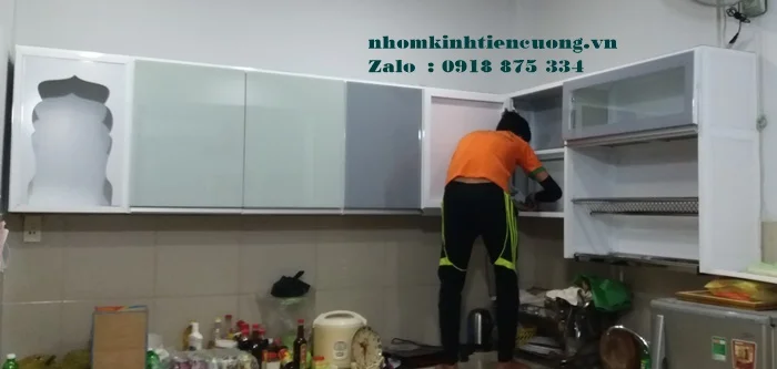 Mẫu tủ bếp nhôm kính đẹp 2