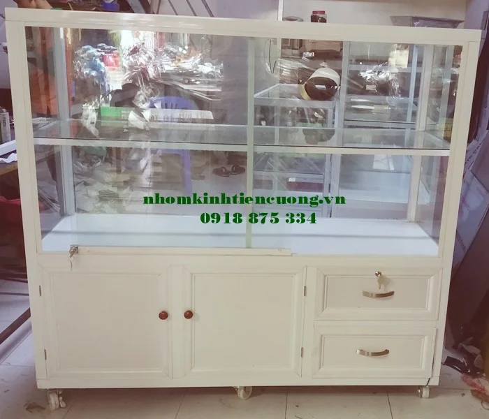Tủ kính bán hàng loại nhỏ 3