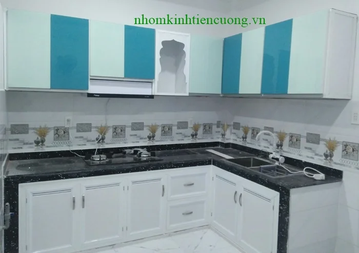 Có nên làm tủ bếp nhôm kính không 3