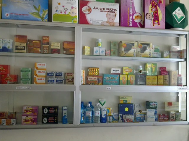 Báo giá tủ thuốc tây 3