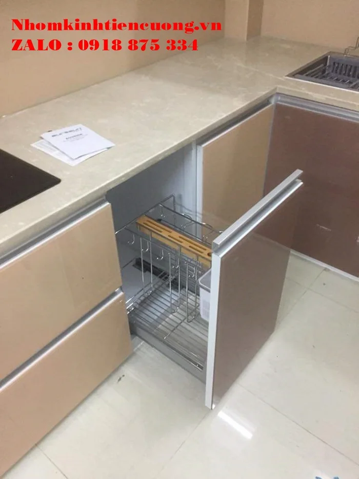 Làm tủ bếp nhôm kính 2