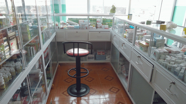 Tủ nhôm kính quầy thuốc tây 3