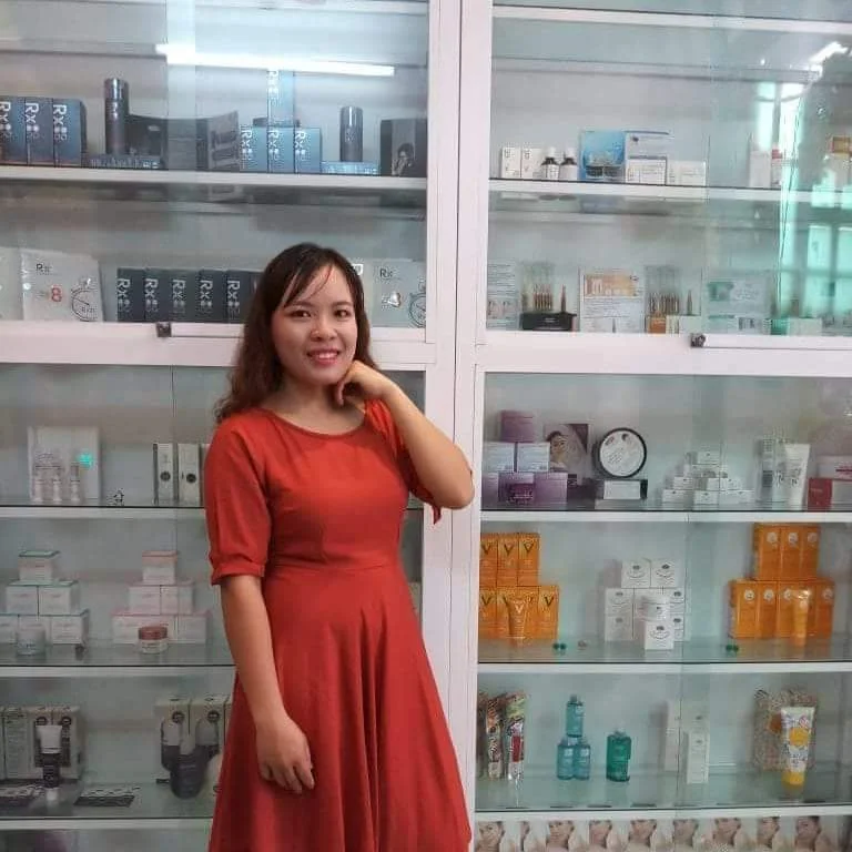 Tủ kính bán hàng giá bao nhiêu tiền 1
