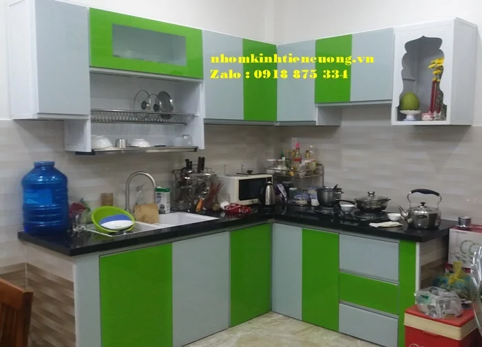 Tủ kệ bếp nhôm kính 1