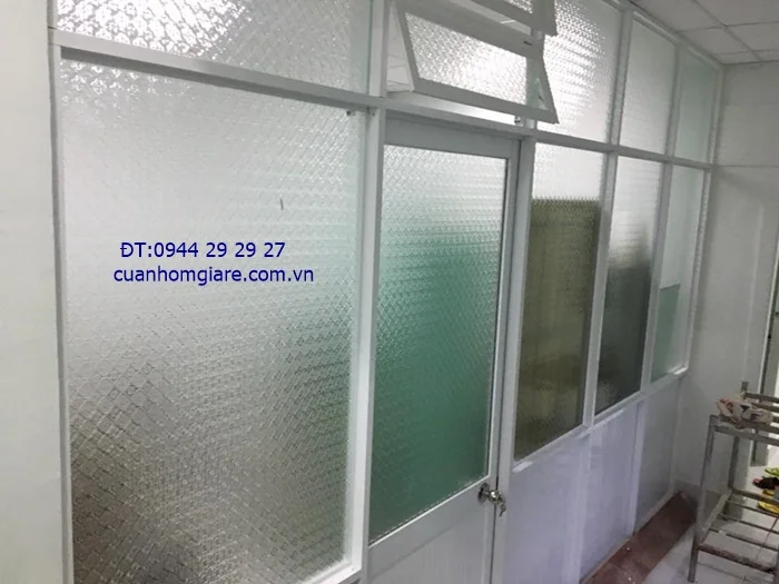 Vách ngăn phòng ngủ nhôm kính 1