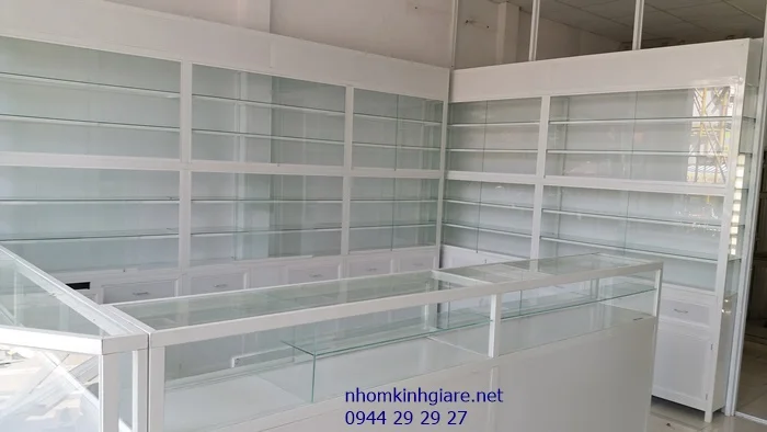 Tủ kính trưng bày 6
