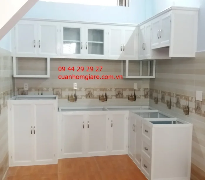 Tủ bếp nhôm sơn tĩnh điện 1