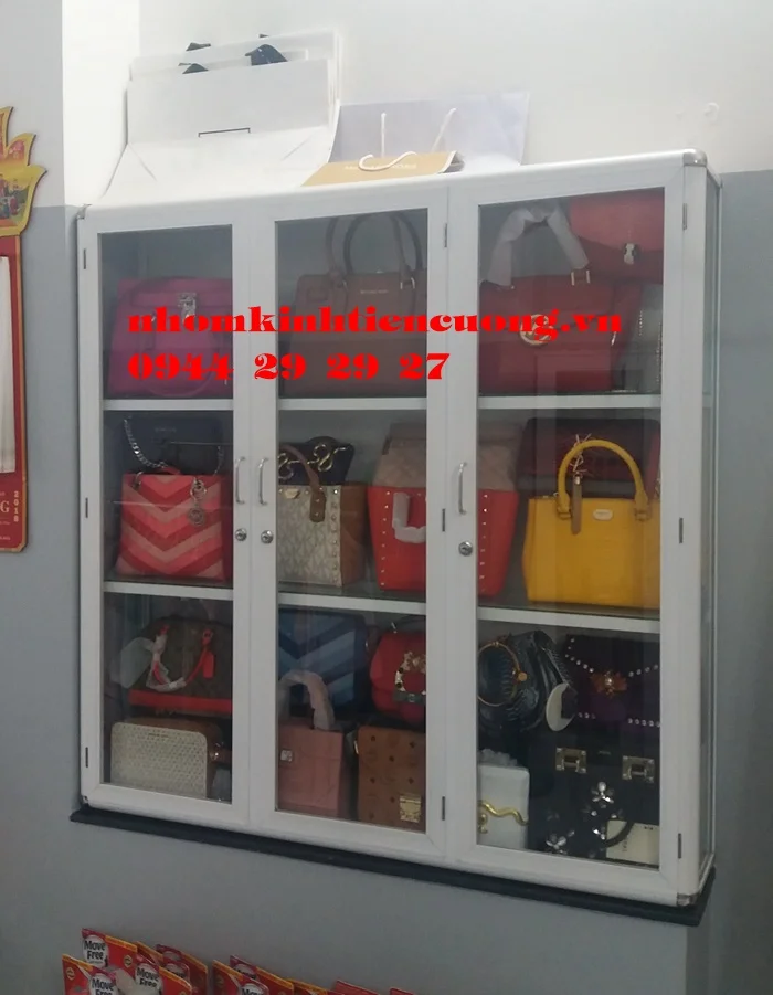 Tủ kính trưng bày 17