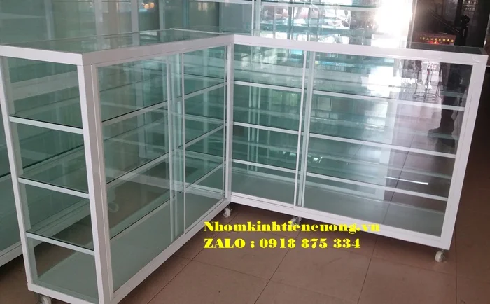 Tủ kính trưng bày 15