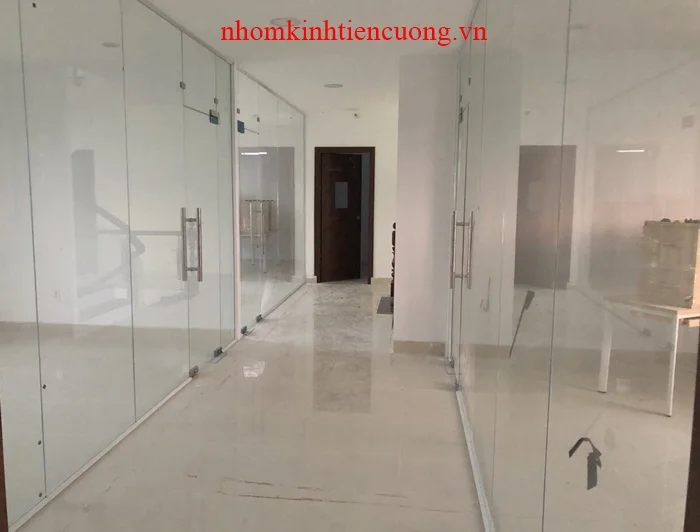 Cửa kính cường lực lùa 5