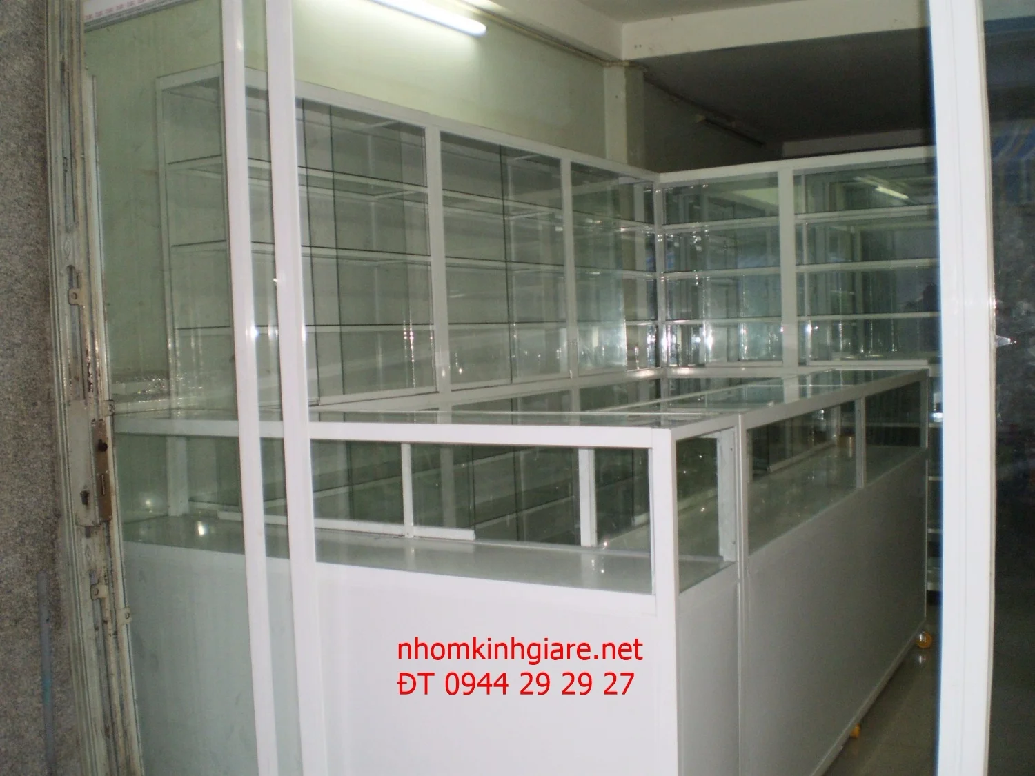 Tủ thuốc tây nhôm kính 3