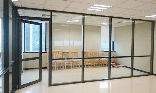 Cửa nhôm kính cường lực 1