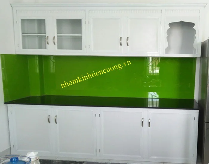 kính ốp bếp màu xanh lá