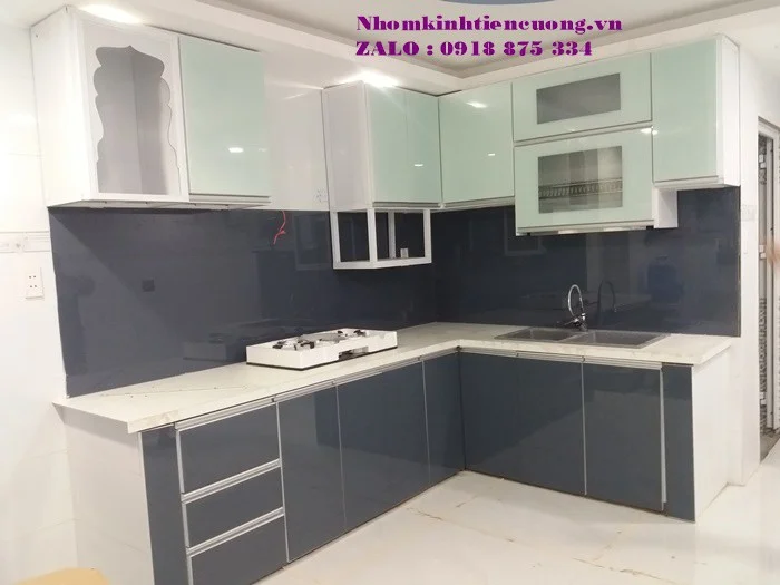 Tủ bếp nhôm kính 7