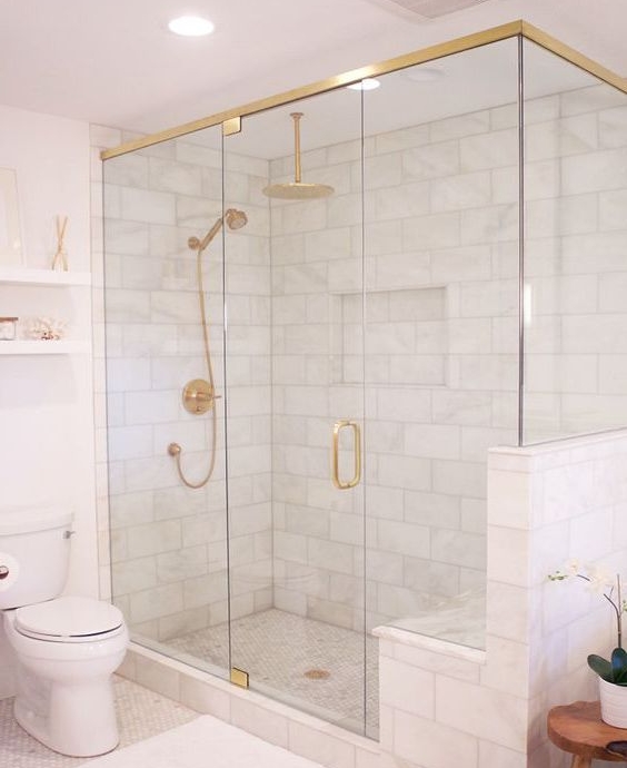 vách kính phòng tăm 2